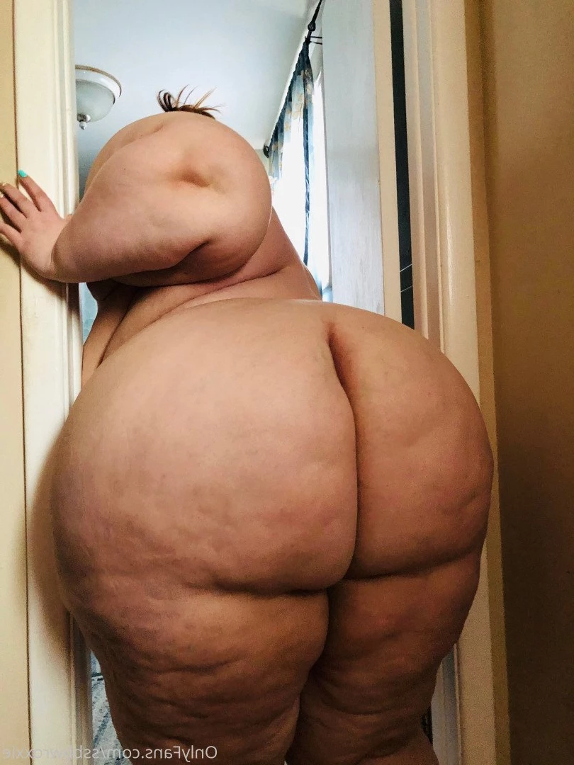 Supersized Roxxie [ ssbbwroxxie ] Onlyfans leaked photo 2712813 on Hotleaks.tv