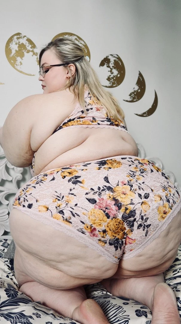 Supersized Roxxie [ ssbbwroxxie ] Onlyfans leaked photo 2712830 on Hotleaks.tv