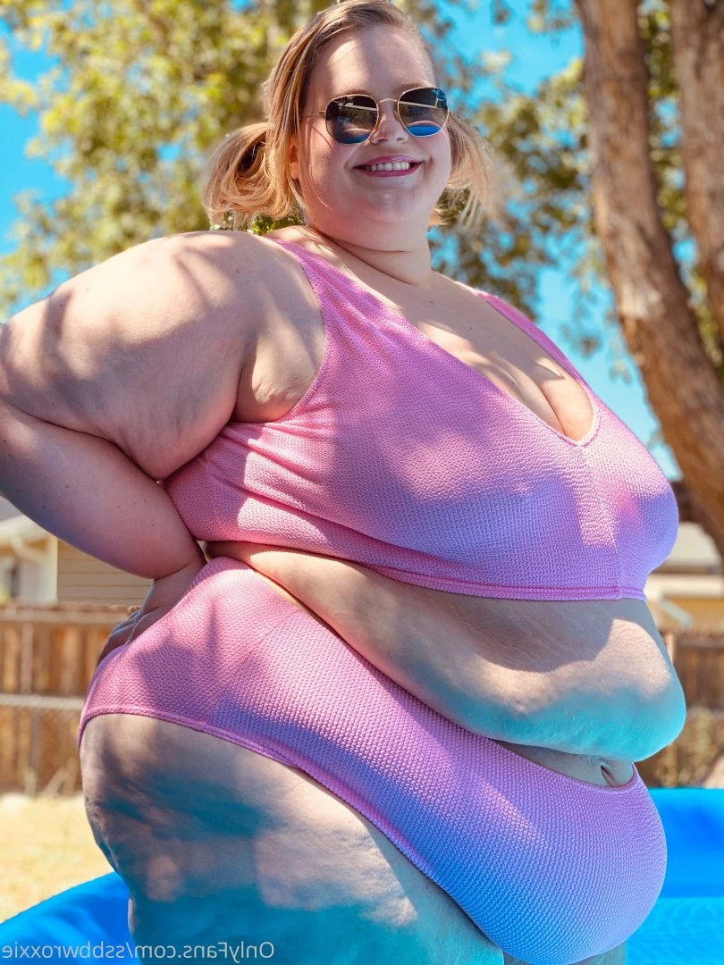 Supersized Roxxie [ ssbbwroxxie ] Onlyfans leaked photo 2713475 on Hotleaks.tv