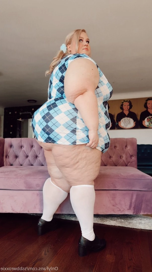 Supersized Roxxie [ ssbbwroxxie ] Onlyfans leaked photo 2714228 on Hotleaks.tv