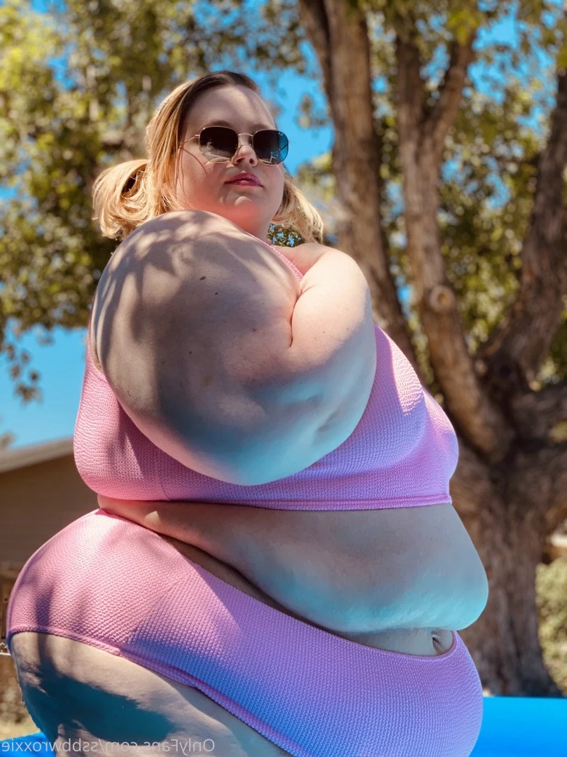 Supersized Roxxie [ ssbbwroxxie ] Onlyfans leaked photo 2714264 on Hotleaks.tv