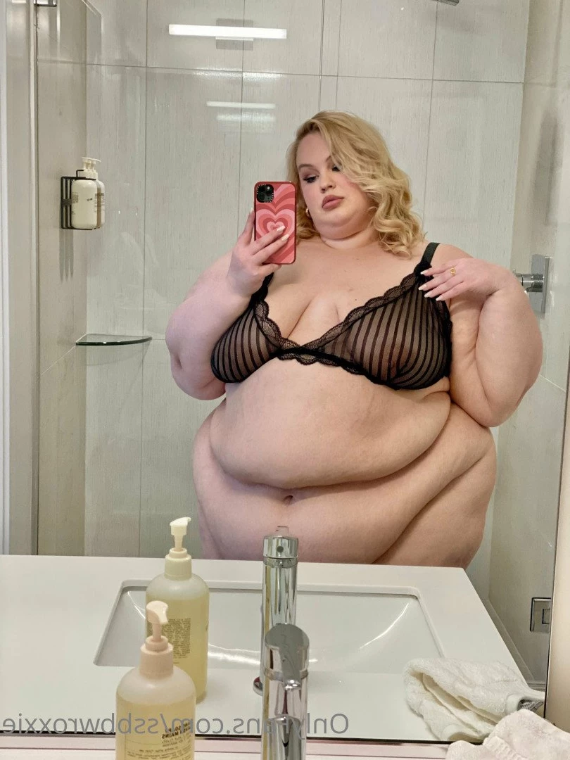 Supersized Roxxie [ ssbbwroxxie ] Onlyfans leaked photo 2714326 on Hotleaks.tv