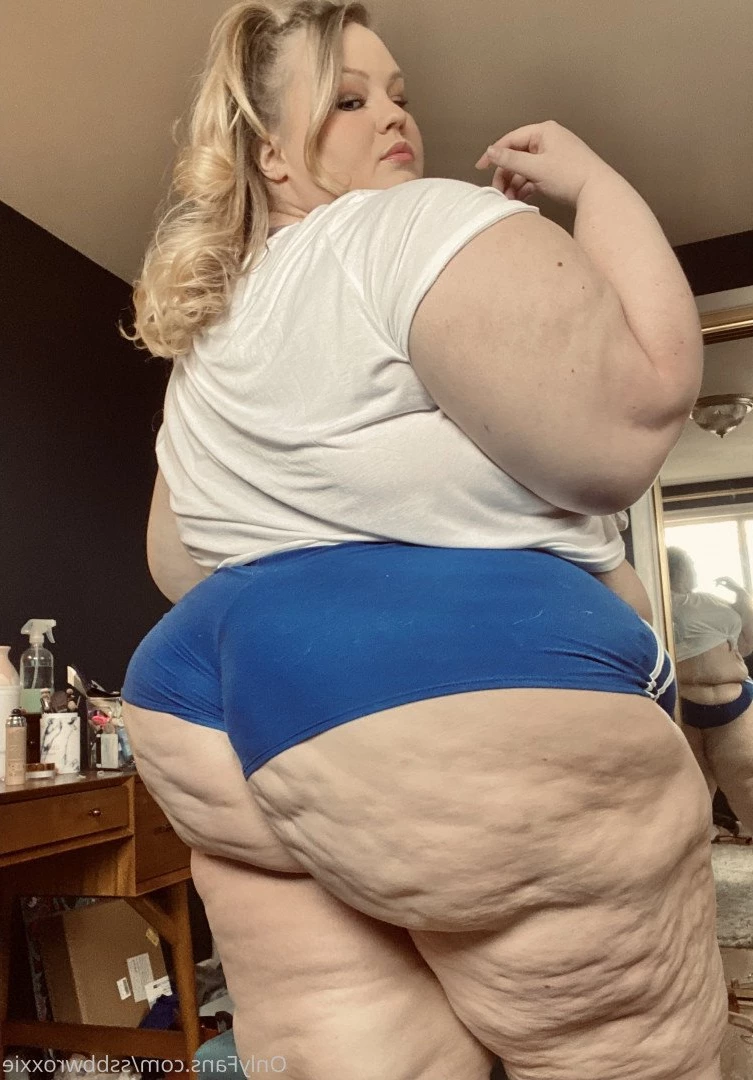 Supersized Roxxie [ ssbbwroxxie ] Onlyfans leaked photo 2715793 on Hotleaks.tv