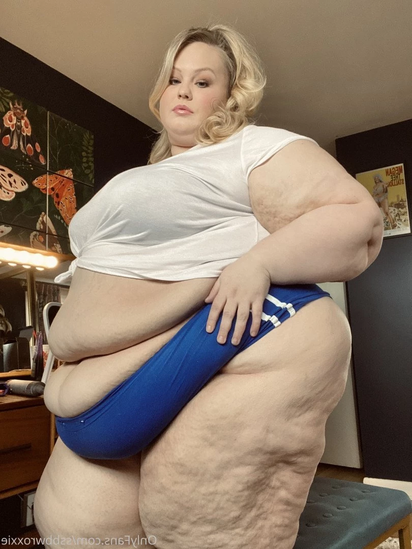 Supersized Roxxie [ ssbbwroxxie ] Onlyfans leaked photo 2716142 on Hotleaks.tv