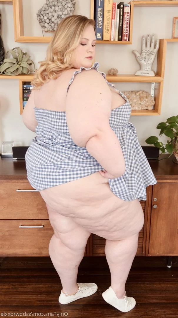 Supersized Roxxie [ ssbbwroxxie ] Onlyfans leaked photo 2716164 on Hotleaks.tv