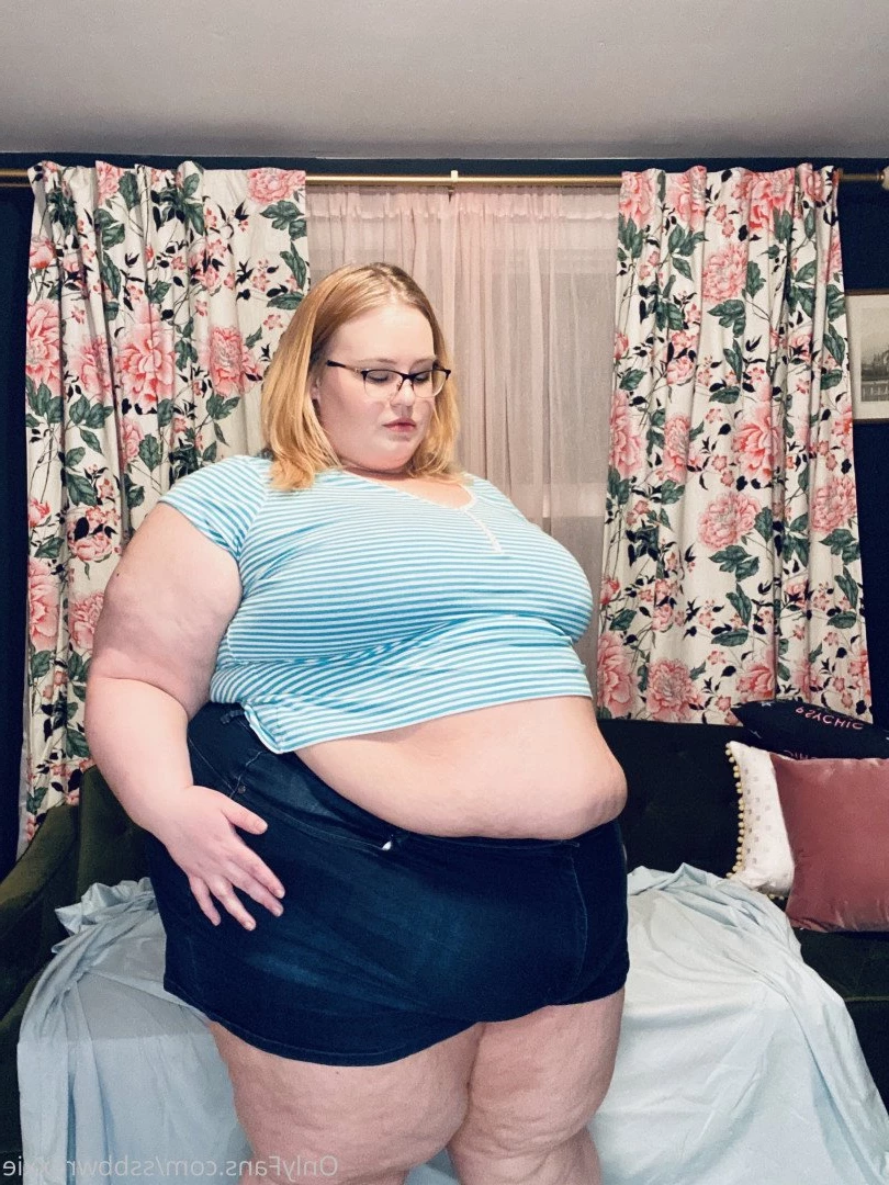 Supersized Roxxie [ ssbbwroxxie ] Onlyfans leaked photo 2716666 on Hotleaks.tv