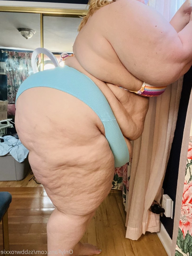 Supersized Roxxie [ ssbbwroxxie ] Onlyfans leaked photo 2717349 on Hotleaks.tv