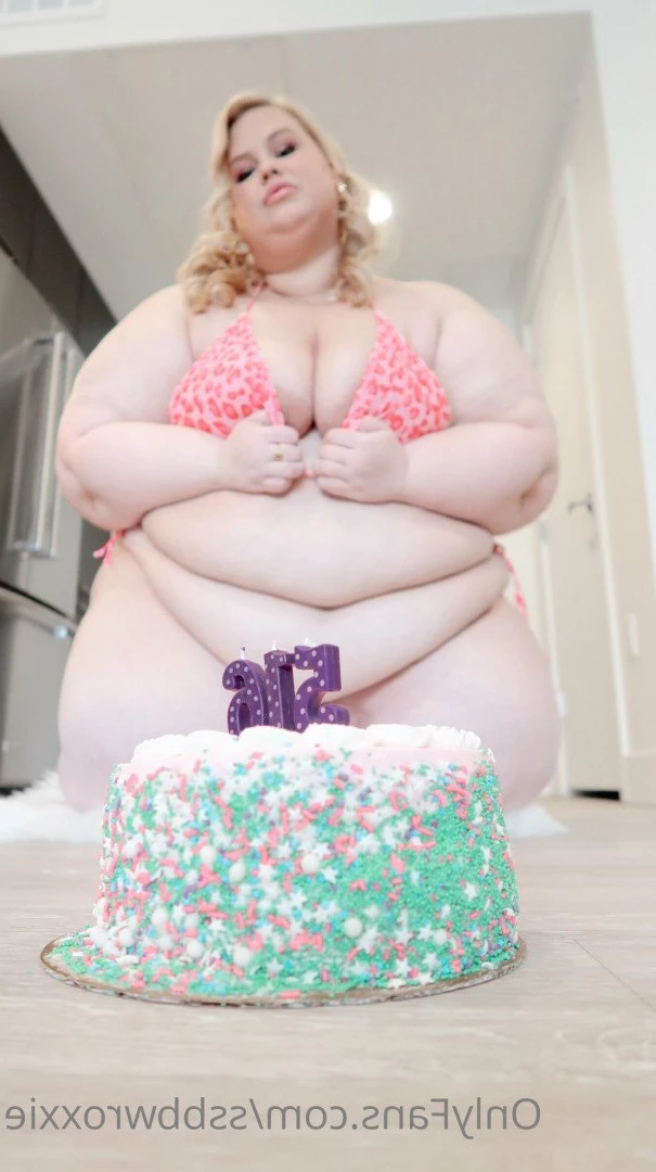 Supersized Roxxie [ ssbbwroxxie ] Onlyfans leaked photo 2719375 on Hotleaks.tv