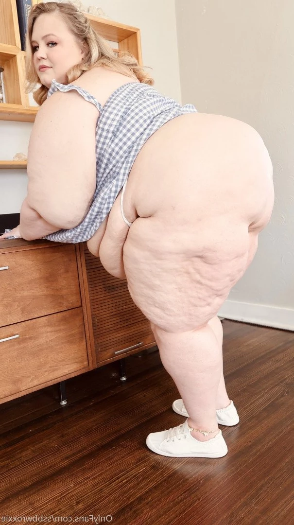 Supersized Roxxie [ ssbbwroxxie ] Onlyfans leaked photo 2719584 on Hotleaks.tv