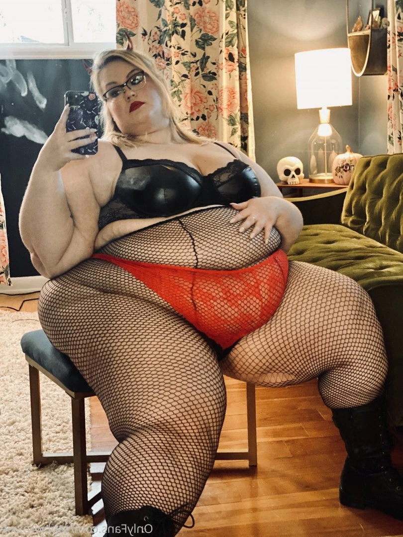 Supersized Roxxie [ ssbbwroxxie ] Onlyfans leaked photo 2720049 on Hotleaks.tv