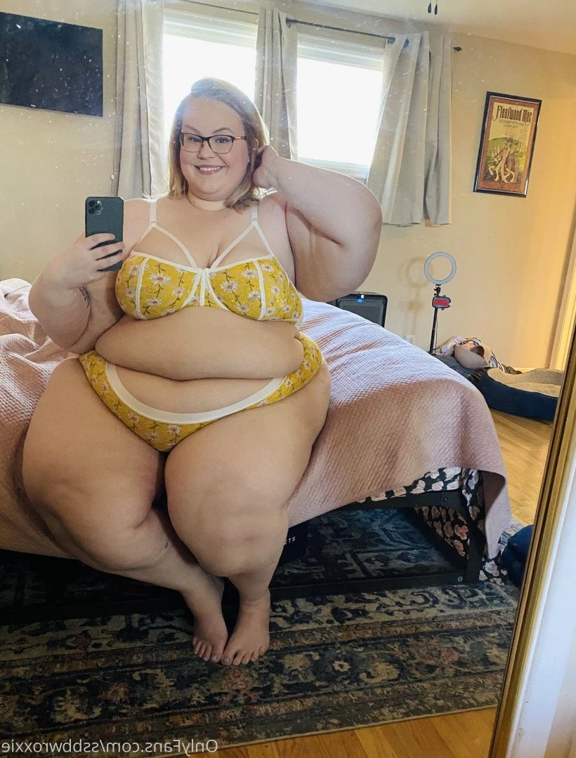 Supersized Roxxie [ ssbbwroxxie ] Onlyfans leaked photo 2721408 on Hotleaks.tv