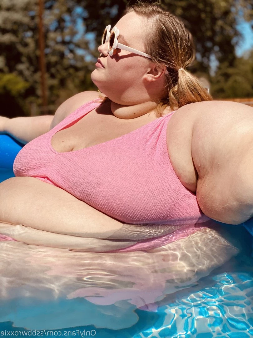 Supersized Roxxie [ ssbbwroxxie ] Onlyfans leaked photo 2721529 on Hotleaks.tv