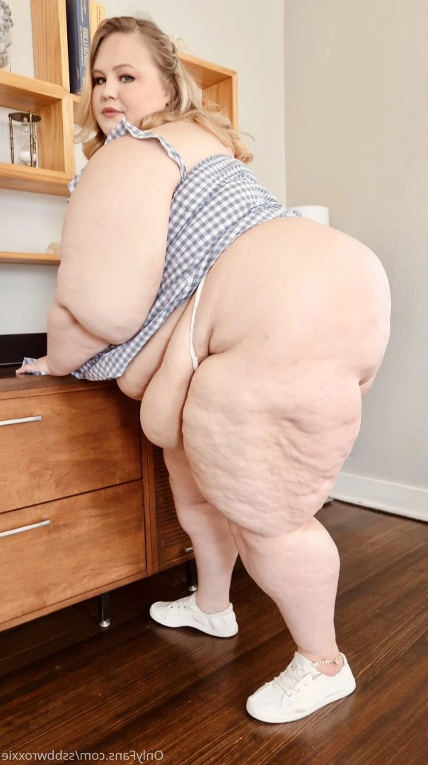 Supersized Roxxie [ ssbbwroxxie ] Onlyfans leaked photo 2722240 on Hotleaks.tv
