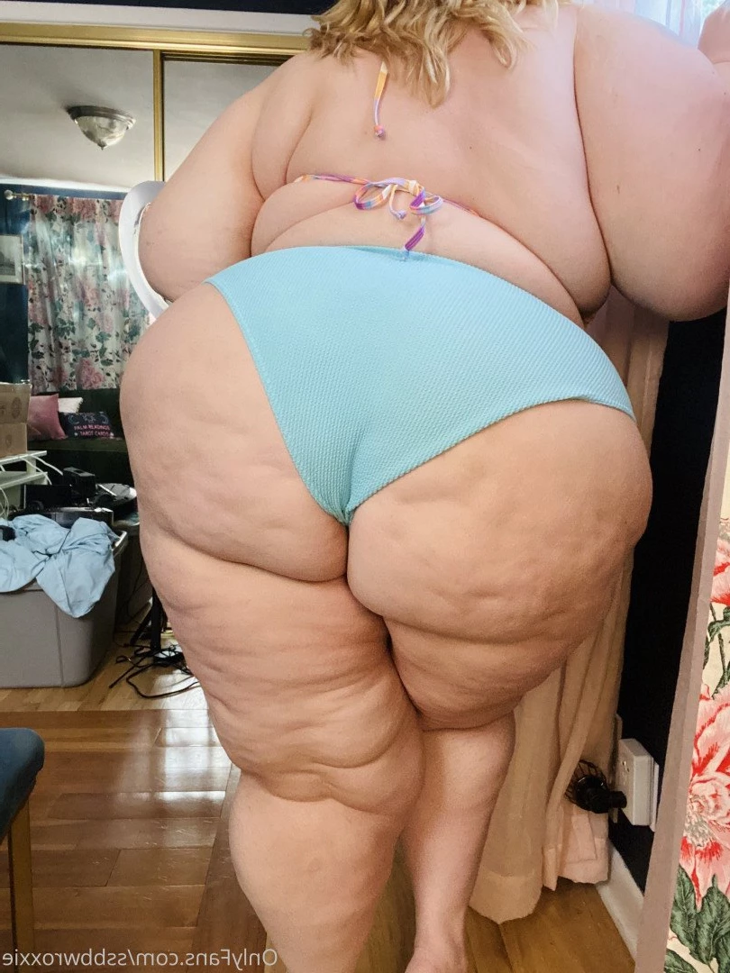 Supersized Roxxie [ ssbbwroxxie ] Onlyfans leaked photo 2723199 on Hotleaks.tv
