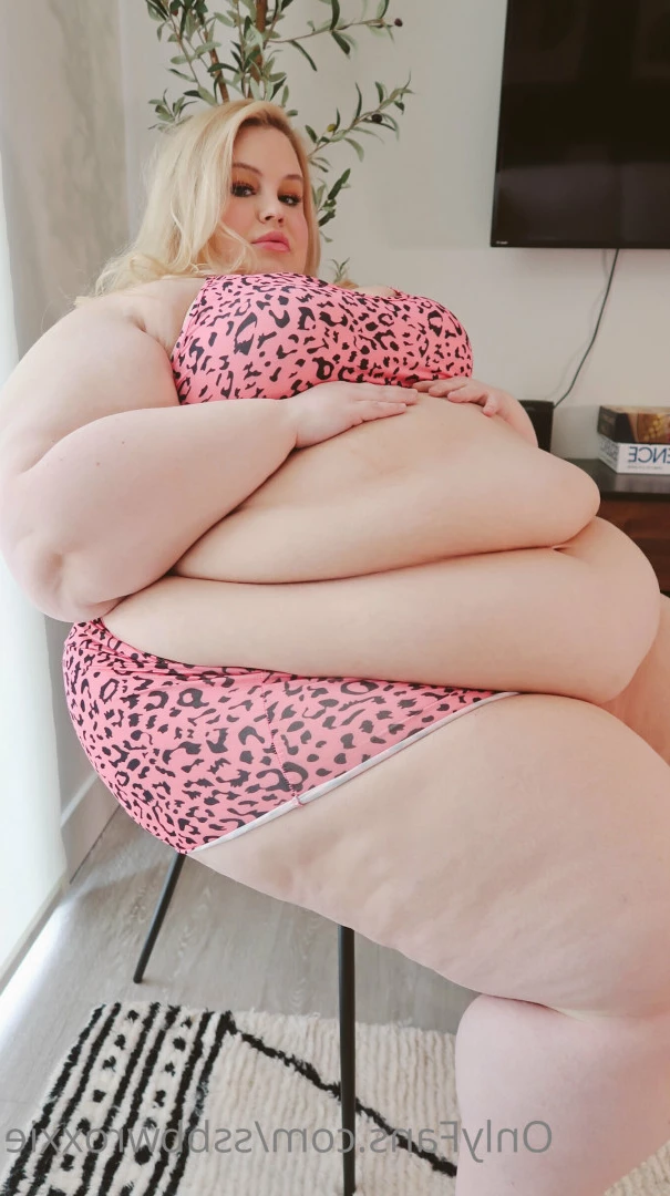 Supersized Roxxie [ ssbbwroxxie ] Onlyfans leaked photo 5728978 on Hotleaks.tv