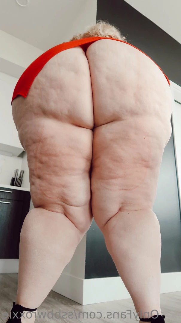 Supersized Roxxie [ ssbbwroxxie ] Onlyfans leaked photo 5730435 on Hotleaks.tv
