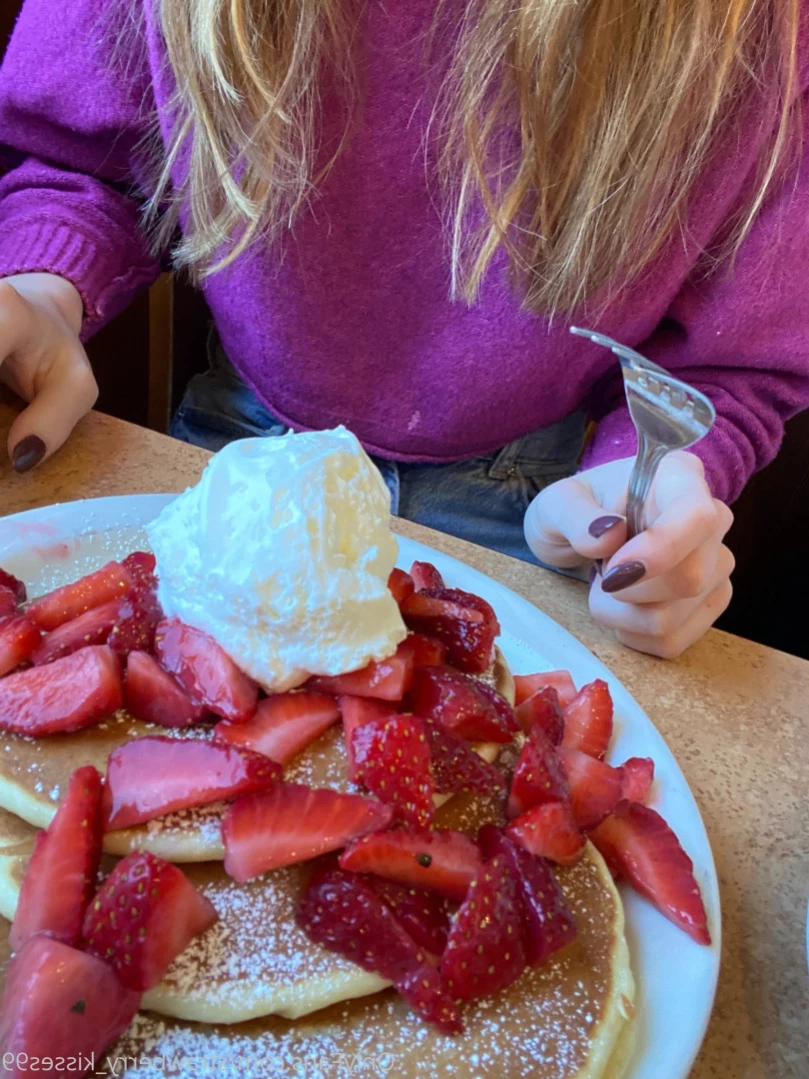 Strawberry Kisses [ strawberrykisses99 ] Onlyfans leaked photo 13312999 on Hotleaks.tv