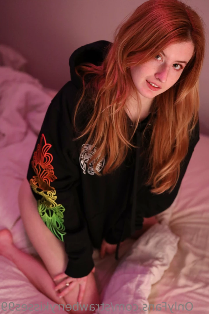 Strawberry Kisses [ strawberrykisses99 ] Onlyfans leaked photo 14220396 on Hotleaks.tv
