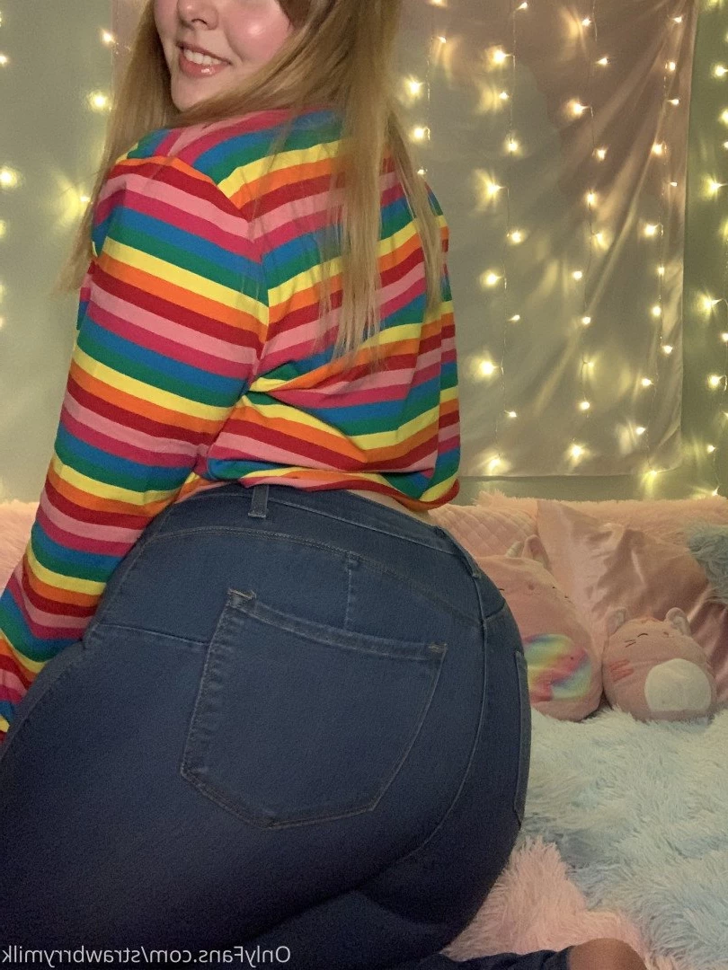 🍓🥛 [ strawbrrymilk ] Onlyfans leaked photo 2680987 on Hotleaks.tv
