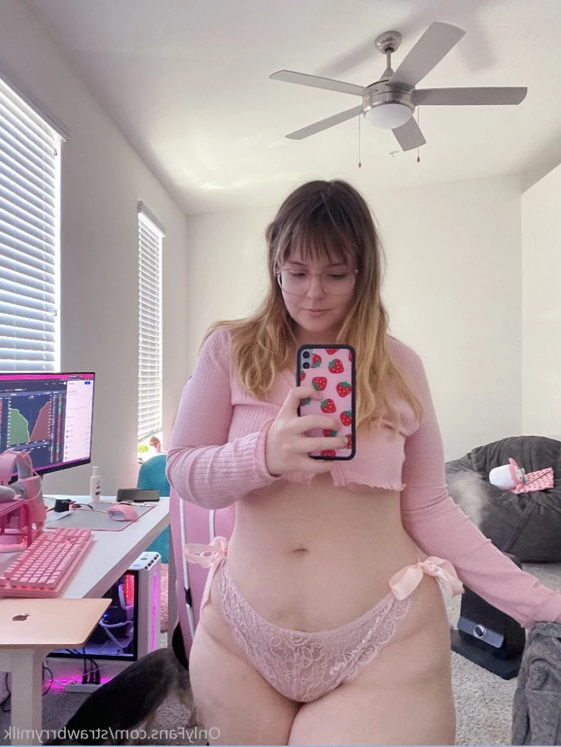 🍓🥛 [ strawbrrymilk ] Onlyfans leaked photo 2683095 on Hotleaks.tv