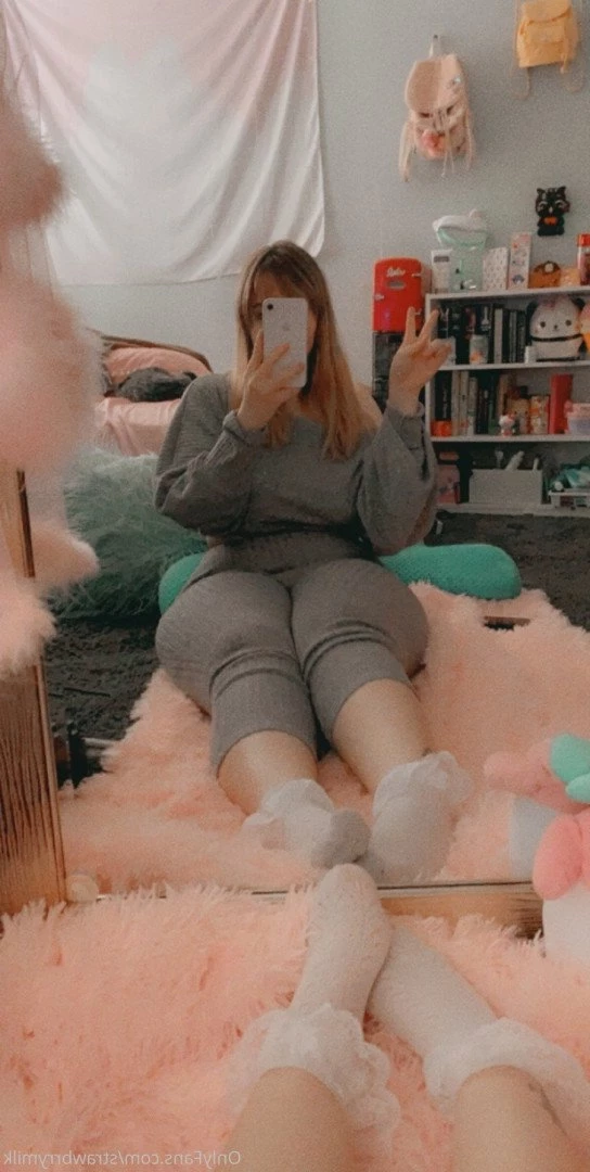 🍓🥛 [ strawbrrymilk ] Onlyfans leaked photo 2683619 on Hotleaks.tv