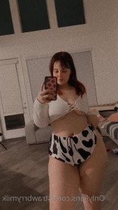 🍓🥛 [ strawbrrymilk ] Onlyfans leaked video 4593281 on Hotleaks.tv