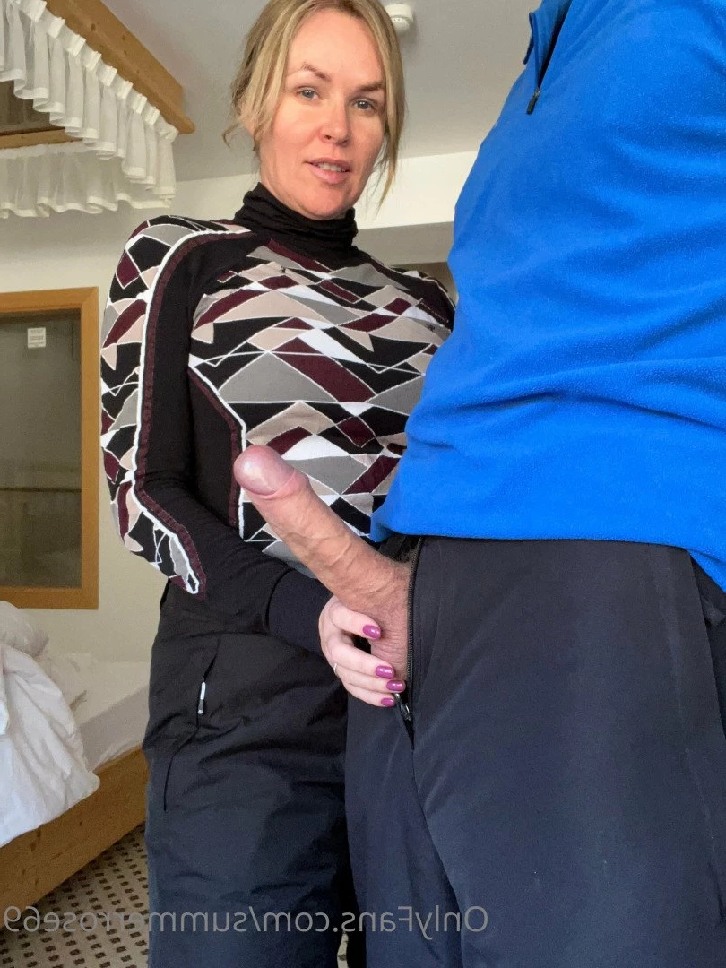 𝗦𝗨𝗠𝗠𝗘𝗥 𝗥𝗢𝗦𝗘 𝗦𝗪𝗜𝗡𝗚𝗘𝗥 𝗪𝗜𝗙𝗘 [ summerrose69 ] Onlyfans leaked photo 2779079 on Hotleaks.tv