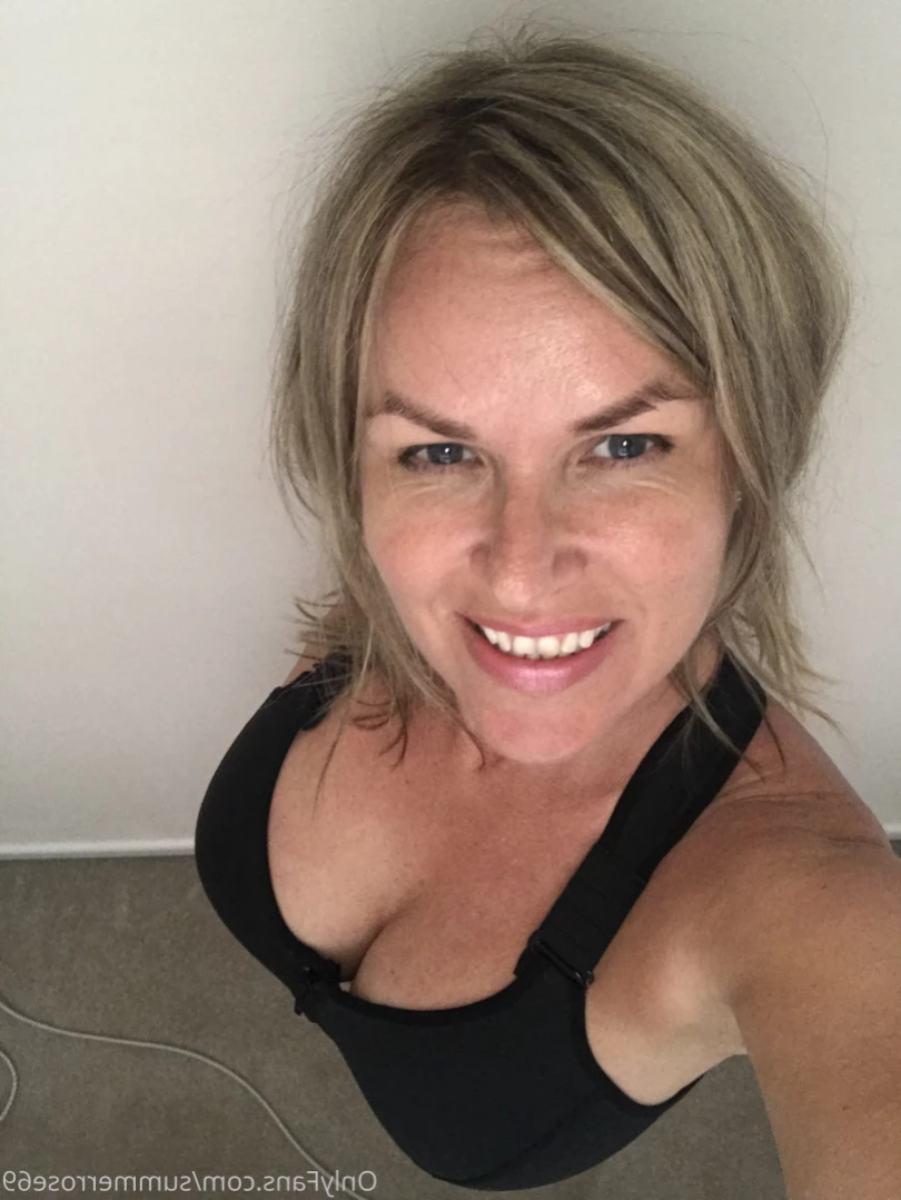 𝗦𝗨𝗠𝗠𝗘𝗥 𝗥𝗢𝗦𝗘 𝗦𝗪𝗜𝗡𝗚𝗘𝗥 𝗪𝗜𝗙𝗘 [ summerrose69 ] Onlyfans leaked photo 10956919 on Hotleaks.tv