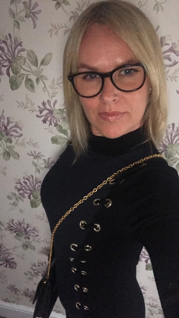 𝗦𝗨𝗠𝗠𝗘𝗥 𝗥𝗢𝗦𝗘 𝗦𝗪𝗜𝗡𝗚𝗘𝗥 𝗪𝗜𝗙𝗘 [ summerrose69 ] Onlyfans leaked photo 11463837 on Hotleaks.tv