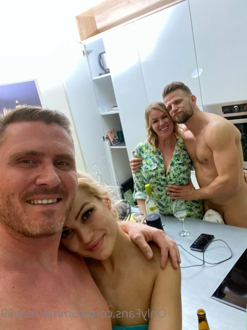 𝗦𝗨𝗠𝗠𝗘𝗥 𝗥𝗢𝗦𝗘 𝗦𝗪𝗜𝗡𝗚𝗘𝗥 𝗪𝗜𝗙𝗘 [ summerrose69 ] Onlyfans leaked photo 11463995 on Hotleaks.tv
