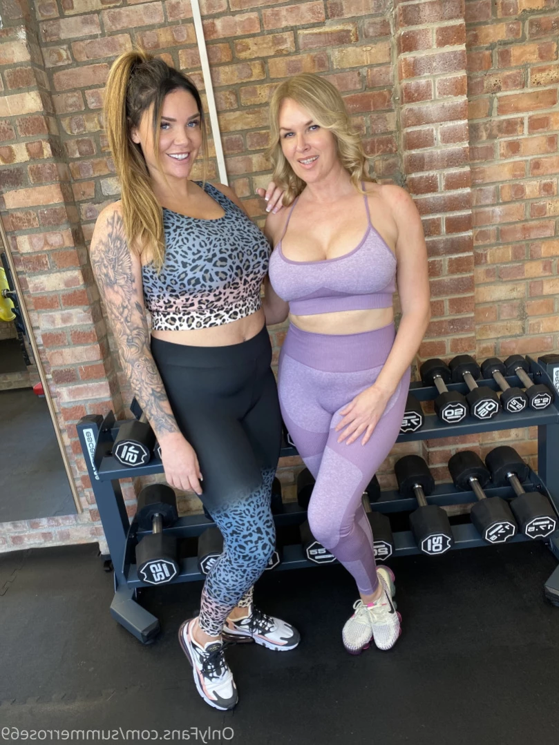 𝗦𝗨𝗠𝗠𝗘𝗥 𝗥𝗢𝗦𝗘 𝗦𝗪𝗜𝗡𝗚𝗘𝗥 𝗪𝗜𝗙𝗘 [ summerrose69 ] Onlyfans leaked photo 11464328 on Hotleaks.tv