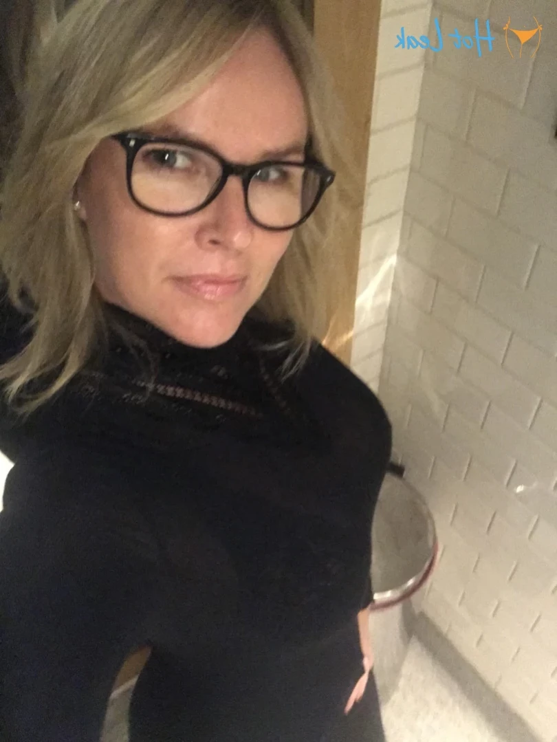 𝗦𝗨𝗠𝗠𝗘𝗥 𝗥𝗢𝗦𝗘 𝗦𝗪𝗜𝗡𝗚𝗘𝗥 𝗪𝗜𝗙𝗘 [ summerrose69 ] Onlyfans leaked photo 11464368 on Hotleaks.tv