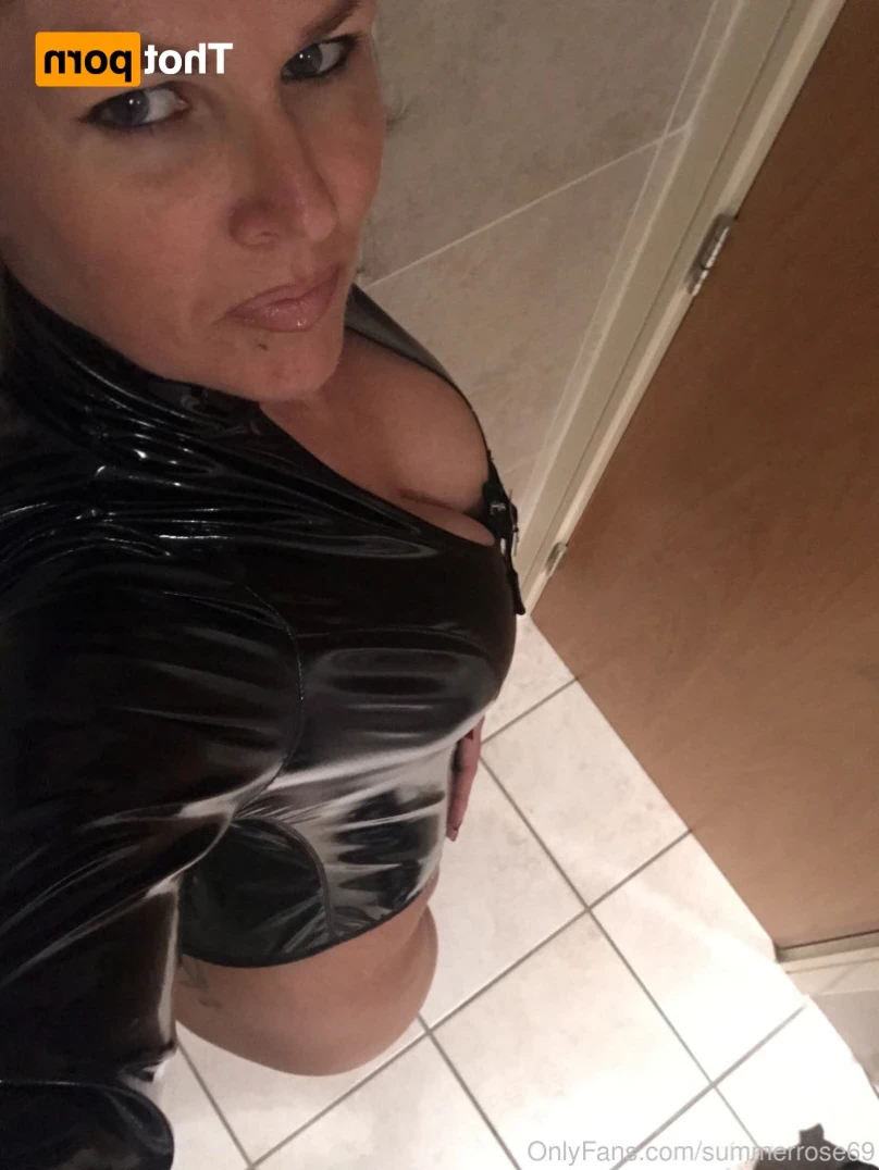 𝗦𝗨𝗠𝗠𝗘𝗥 𝗥𝗢𝗦𝗘 𝗦𝗪𝗜𝗡𝗚𝗘𝗥 𝗪𝗜𝗙𝗘 [ summerrose69 ] Onlyfans leaked photo 11464385 on Hotleaks.tv