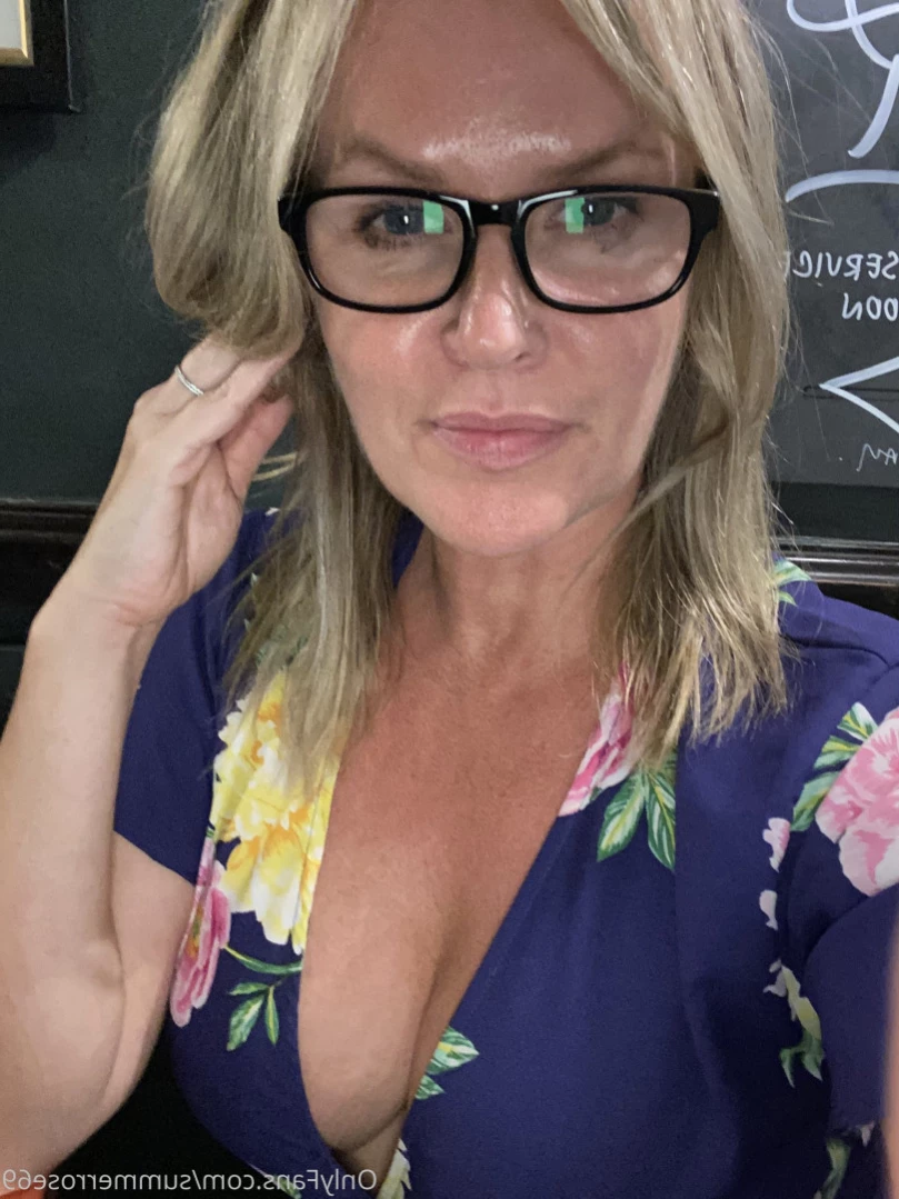 𝗦𝗨𝗠𝗠𝗘𝗥 𝗥𝗢𝗦𝗘 𝗦𝗪𝗜𝗡𝗚𝗘𝗥 𝗪𝗜𝗙𝗘 [ summerrose69 ] Onlyfans leaked photo 11884206 on Hotleaks.tv