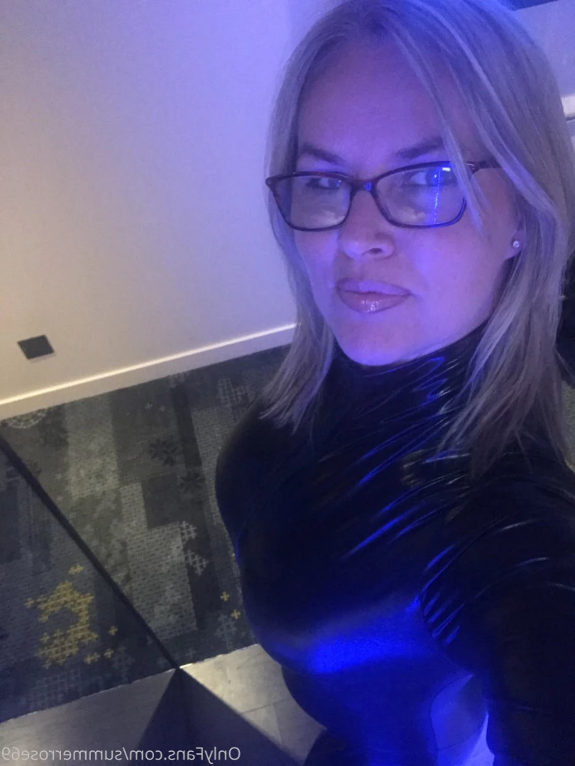 𝗦𝗨𝗠𝗠𝗘𝗥 𝗥𝗢𝗦𝗘 𝗦𝗪𝗜𝗡𝗚𝗘𝗥 𝗪𝗜𝗙𝗘 [ summerrose69 ] Onlyfans leaked photo 12940461 on Hotleaks.tv