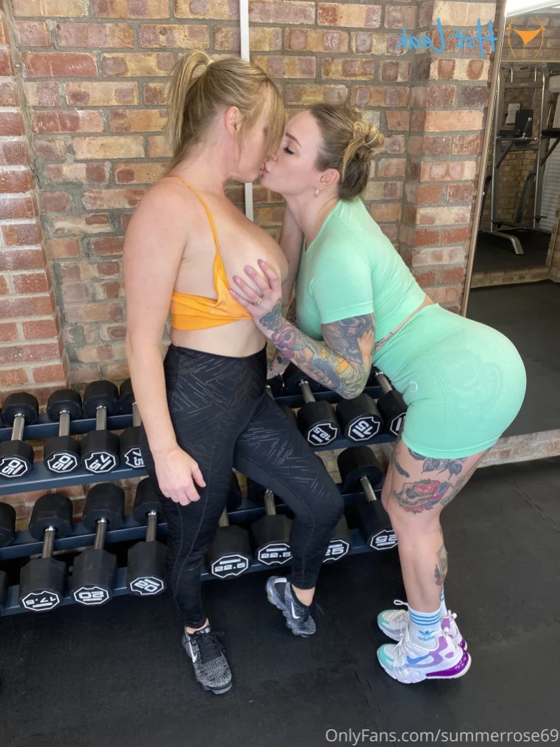 𝗦𝗨𝗠𝗠𝗘𝗥 𝗥𝗢𝗦𝗘 𝗦𝗪𝗜𝗡𝗚𝗘𝗥 𝗪𝗜𝗙𝗘 [ summerrose69 ] Onlyfans leaked photo 12964451 on Hotleaks.tv