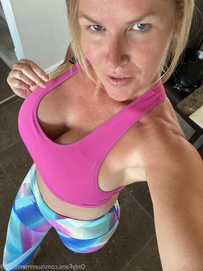𝗦𝗨𝗠𝗠𝗘𝗥 𝗥𝗢𝗦𝗘 𝗦𝗪𝗜𝗡𝗚𝗘𝗥 𝗪𝗜𝗙𝗘 [ summerrose69 ] Onlyfans leaked photo 13086462 on Hotleaks.tv