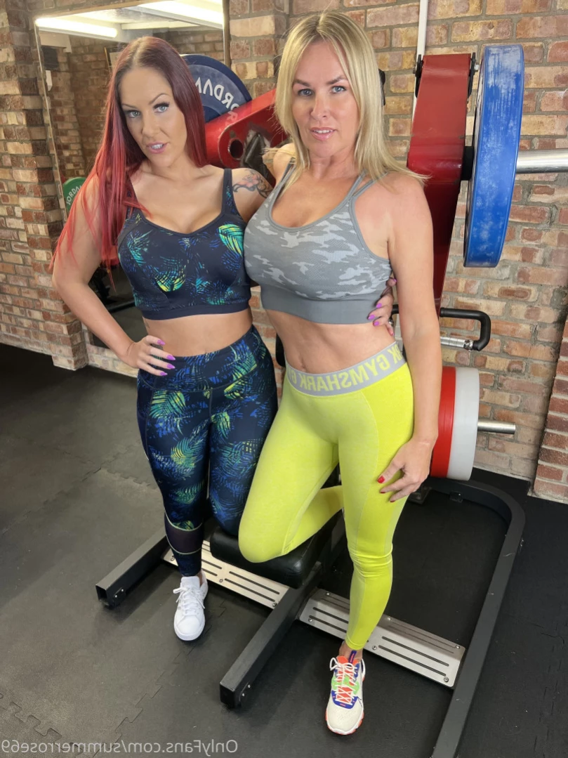 𝗦𝗨𝗠𝗠𝗘𝗥 𝗥𝗢𝗦𝗘 𝗦𝗪𝗜𝗡𝗚𝗘𝗥 𝗪𝗜𝗙𝗘 [ summerrose69 ] Onlyfans leaked photo 13220283 on Hotleaks.tv