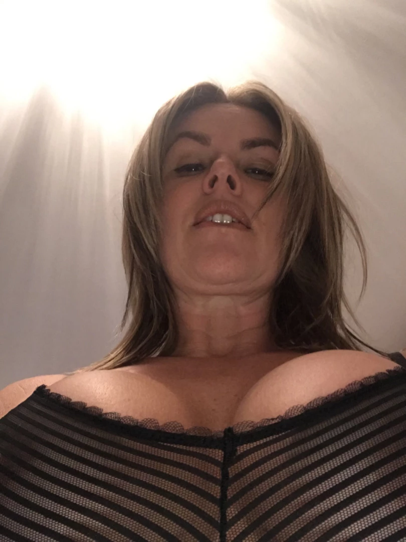 𝗦𝗨𝗠𝗠𝗘𝗥 𝗥𝗢𝗦𝗘 𝗦𝗪𝗜𝗡𝗚𝗘𝗥 𝗪𝗜𝗙𝗘 [ summerrose69 ] Onlyfans leaked photo 13221276 on Hotleaks.tv