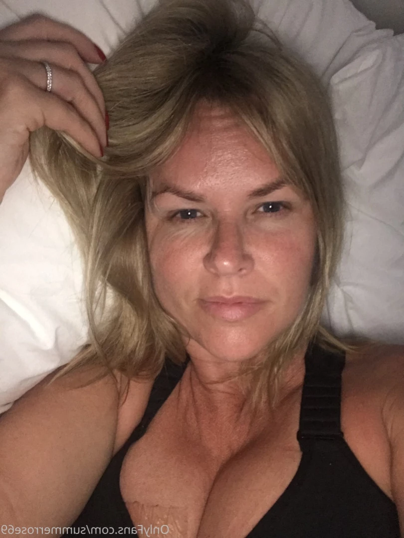 𝗦𝗨𝗠𝗠𝗘𝗥 𝗥𝗢𝗦𝗘 𝗦𝗪𝗜𝗡𝗚𝗘𝗥 𝗪𝗜𝗙𝗘 [ summerrose69 ] Onlyfans leaked photo 13227338 on Hotleaks.tv