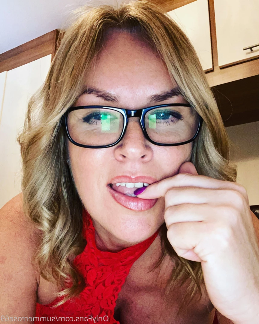 𝗦𝗨𝗠𝗠𝗘𝗥 𝗥𝗢𝗦𝗘 𝗦𝗪𝗜𝗡𝗚𝗘𝗥 𝗪𝗜𝗙𝗘 [ summerrose69 ] Onlyfans leaked photo 13231560 on Hotleaks.tv
