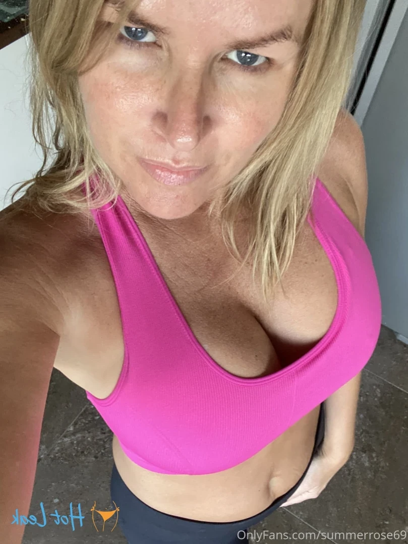 𝗦𝗨𝗠𝗠𝗘𝗥 𝗥𝗢𝗦𝗘 𝗦𝗪𝗜𝗡𝗚𝗘𝗥 𝗪𝗜𝗙𝗘 [ summerrose69 ] Onlyfans leaked photo 13233881 on Hotleaks.tv