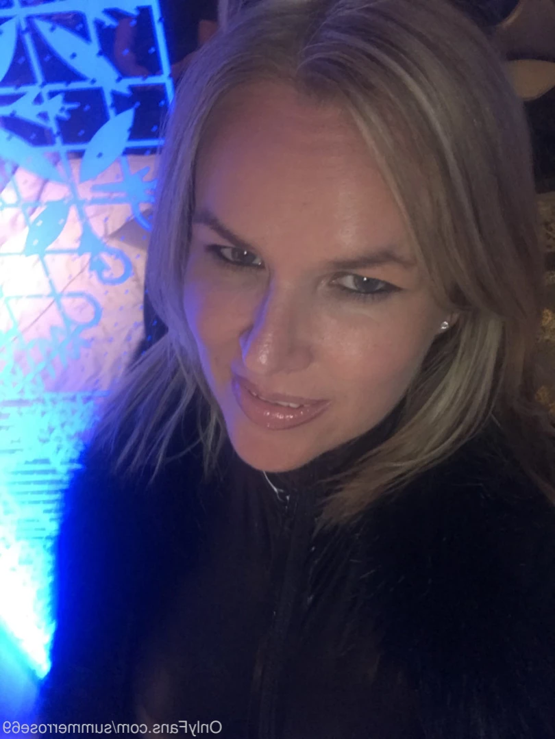 𝗦𝗨𝗠𝗠𝗘𝗥 𝗥𝗢𝗦𝗘 𝗦𝗪𝗜𝗡𝗚𝗘𝗥 𝗪𝗜𝗙𝗘 [ summerrose69 ] Onlyfans leaked photo 13292380 on Hotleaks.tv