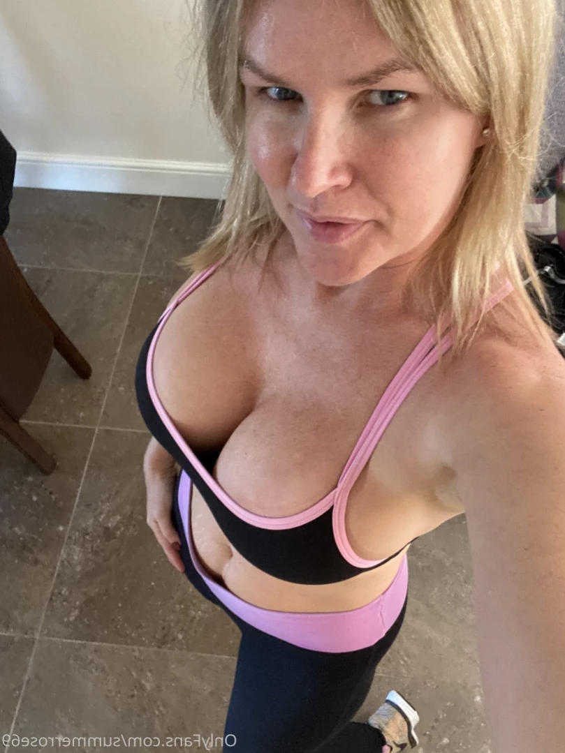 𝗦𝗨𝗠𝗠𝗘𝗥 𝗥𝗢𝗦𝗘 𝗦𝗪𝗜𝗡𝗚𝗘𝗥 𝗪𝗜𝗙𝗘 [ summerrose69 ] Onlyfans leaked photo 13320674 on Hotleaks.tv