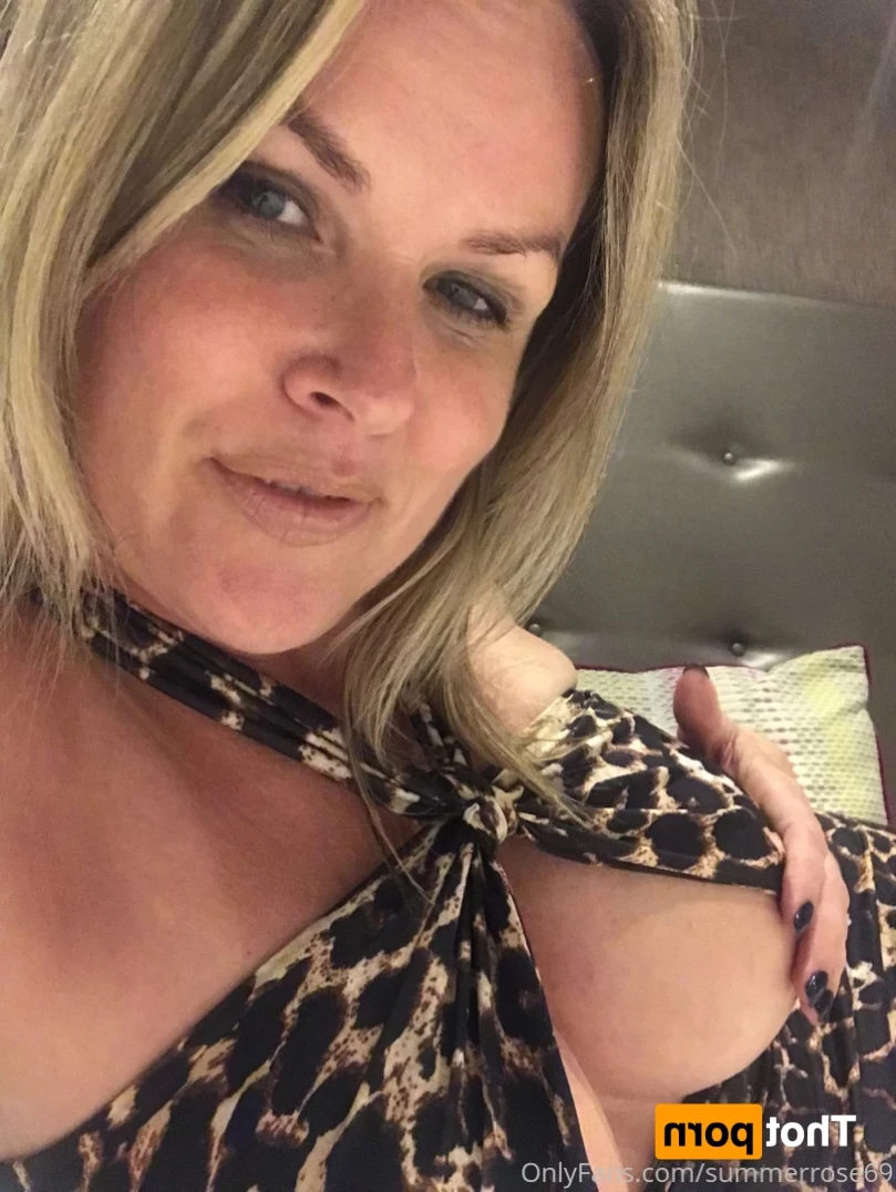 𝗦𝗨𝗠𝗠𝗘𝗥 𝗥𝗢𝗦𝗘 𝗦𝗪𝗜𝗡𝗚𝗘𝗥 𝗪𝗜𝗙𝗘 [ summerrose69 ] Onlyfans leaked photo 13321212 on Hotleaks.tv