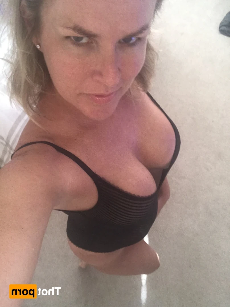 𝗦𝗨𝗠𝗠𝗘𝗥 𝗥𝗢𝗦𝗘 𝗦𝗪𝗜𝗡𝗚𝗘𝗥 𝗪𝗜𝗙𝗘 [ summerrose69 ] Onlyfans leaked photo 13321659 on Hotleaks.tv
