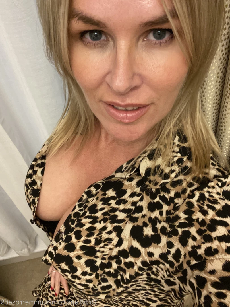 𝗦𝗨𝗠𝗠𝗘𝗥 𝗥𝗢𝗦𝗘 𝗦𝗪𝗜𝗡𝗚𝗘𝗥 𝗪𝗜𝗙𝗘 [ summerrose69 ] Onlyfans leaked photo 13323434 on Hotleaks.tv