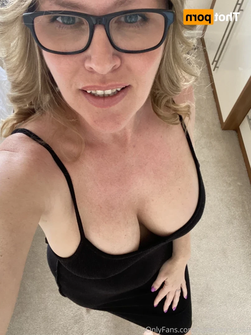 𝗦𝗨𝗠𝗠𝗘𝗥 𝗥𝗢𝗦𝗘 𝗦𝗪𝗜𝗡𝗚𝗘𝗥 𝗪𝗜𝗙𝗘 [ summerrose69 ] Onlyfans leaked photo 13324530 on Hotleaks.tv
