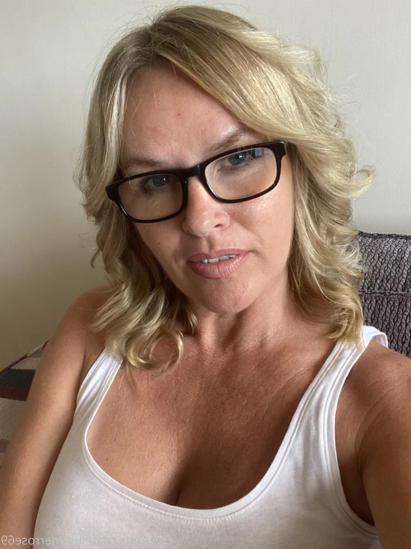 𝗦𝗨𝗠𝗠𝗘𝗥 𝗥𝗢𝗦𝗘 𝗦𝗪𝗜𝗡𝗚𝗘𝗥 𝗪𝗜𝗙𝗘 [ summerrose69 ] Onlyfans leaked photo 13331150 on Hotleaks.tv