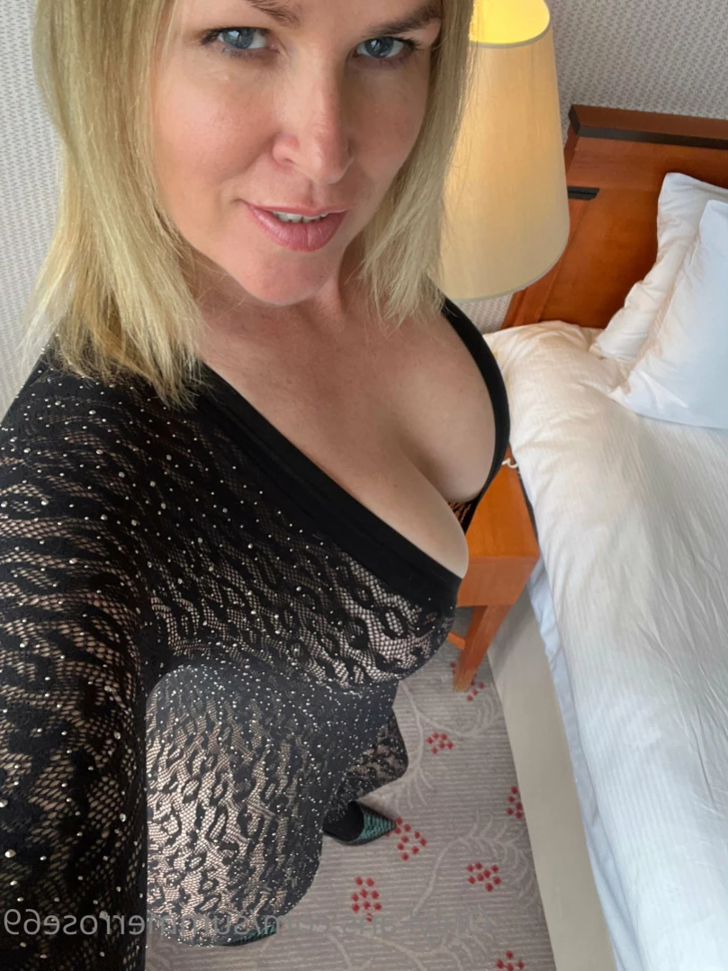 𝗦𝗨𝗠𝗠𝗘𝗥 𝗥𝗢𝗦𝗘 𝗦𝗪𝗜𝗡𝗚𝗘𝗥 𝗪𝗜𝗙𝗘 [ summerrose69 ] Onlyfans leaked photo 13335568 on Hotleaks.tv